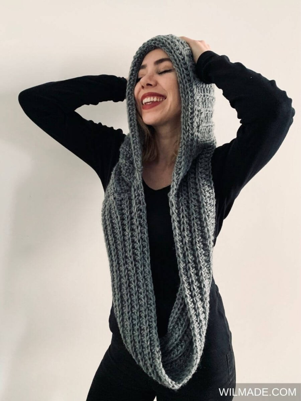 Picture of: Hooded Scarf for beginners – free crochet pattern + video tutorial