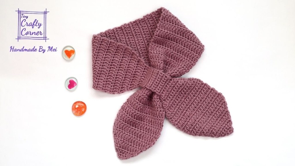 Picture of: How To Crochet Easy Bow (Keyhole) Scarf