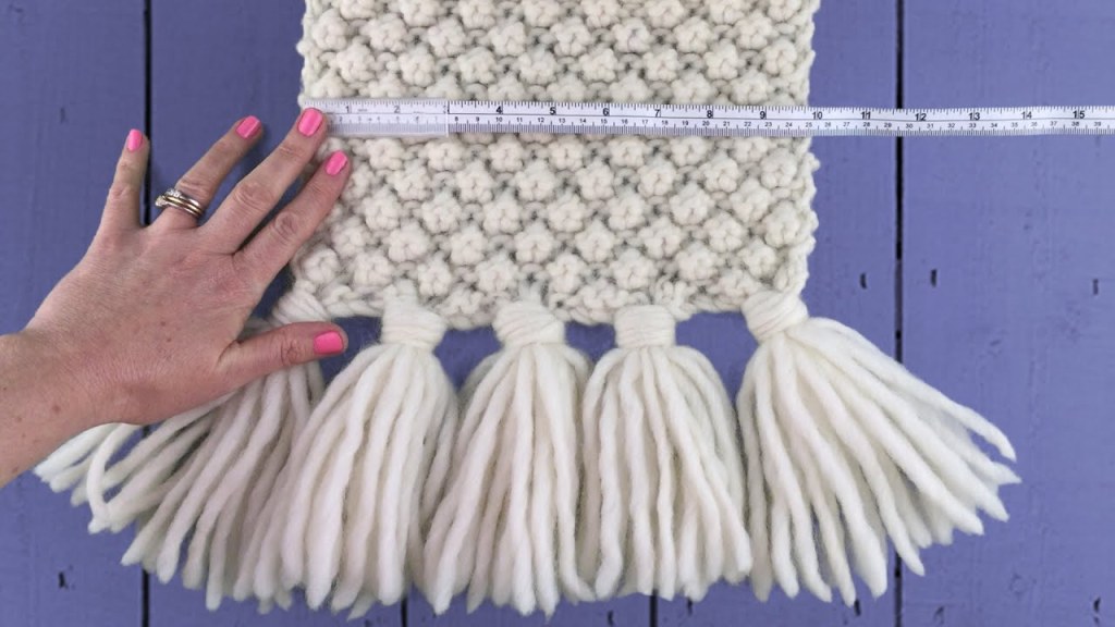 Picture of: QUICK GUIDE TO MAKING TASSELS – How To Make Tassels The Easy Way!