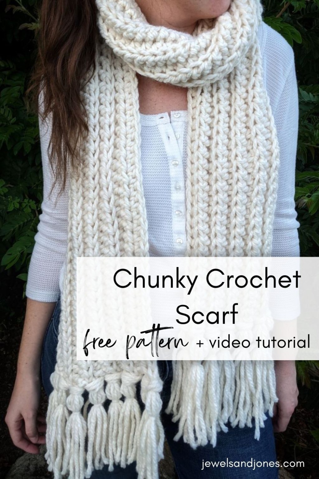 Picture of: The Easiest Free Chunky Crochet Scarf Pattern  Jewels and Jones